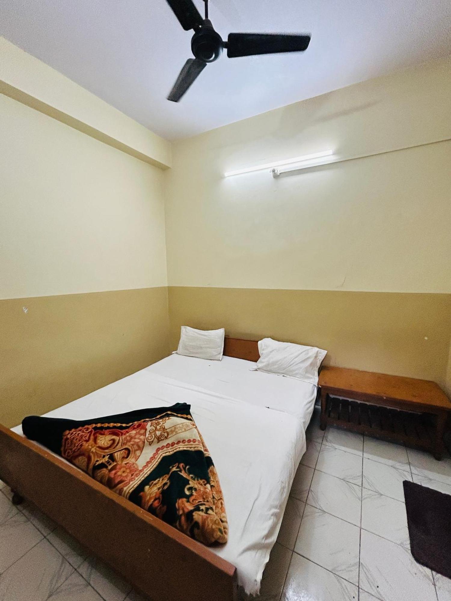 Satsang Lodge Waranasi Zewnętrze zdjęcie