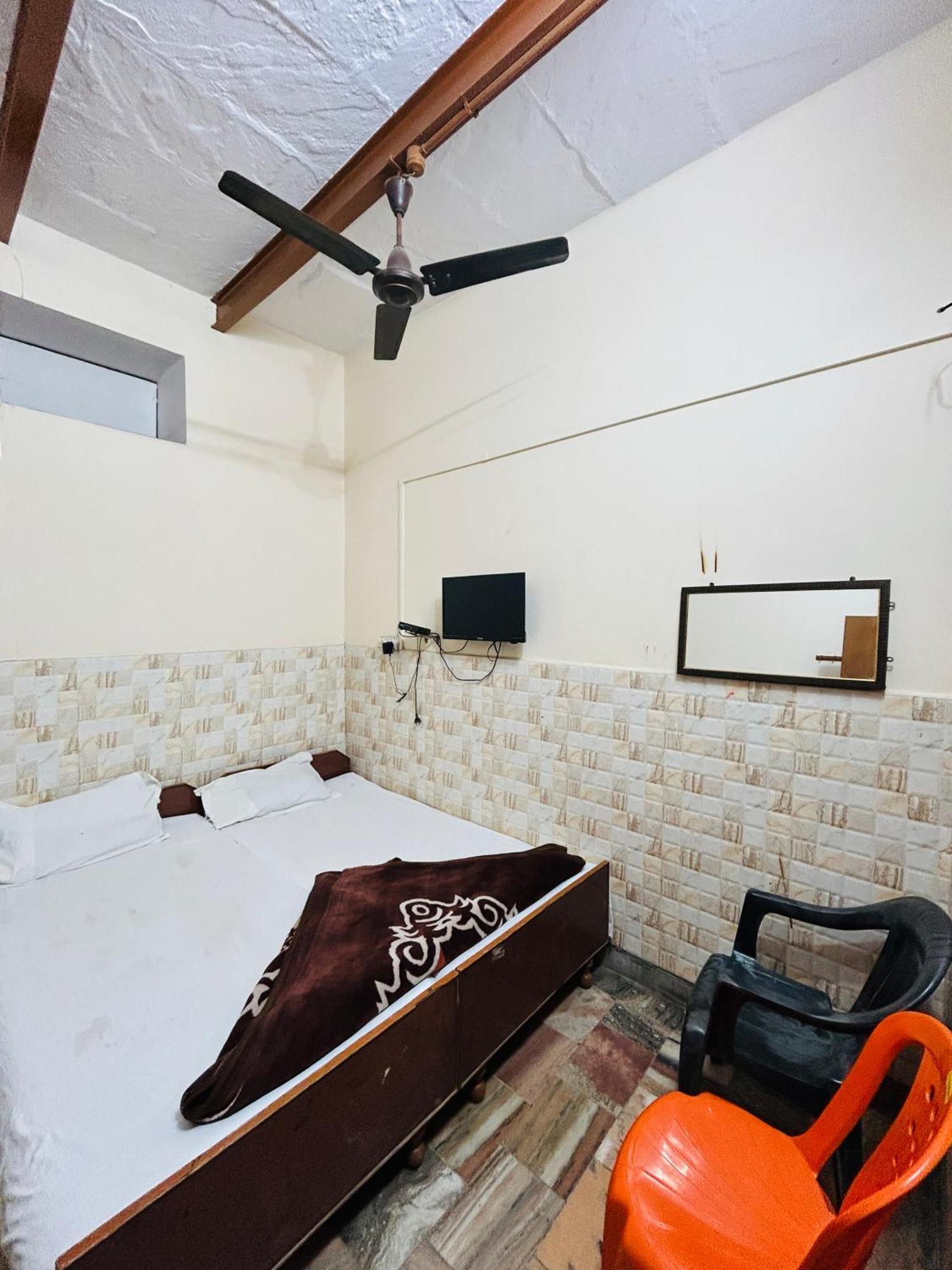 Satsang Lodge Waranasi Zewnętrze zdjęcie