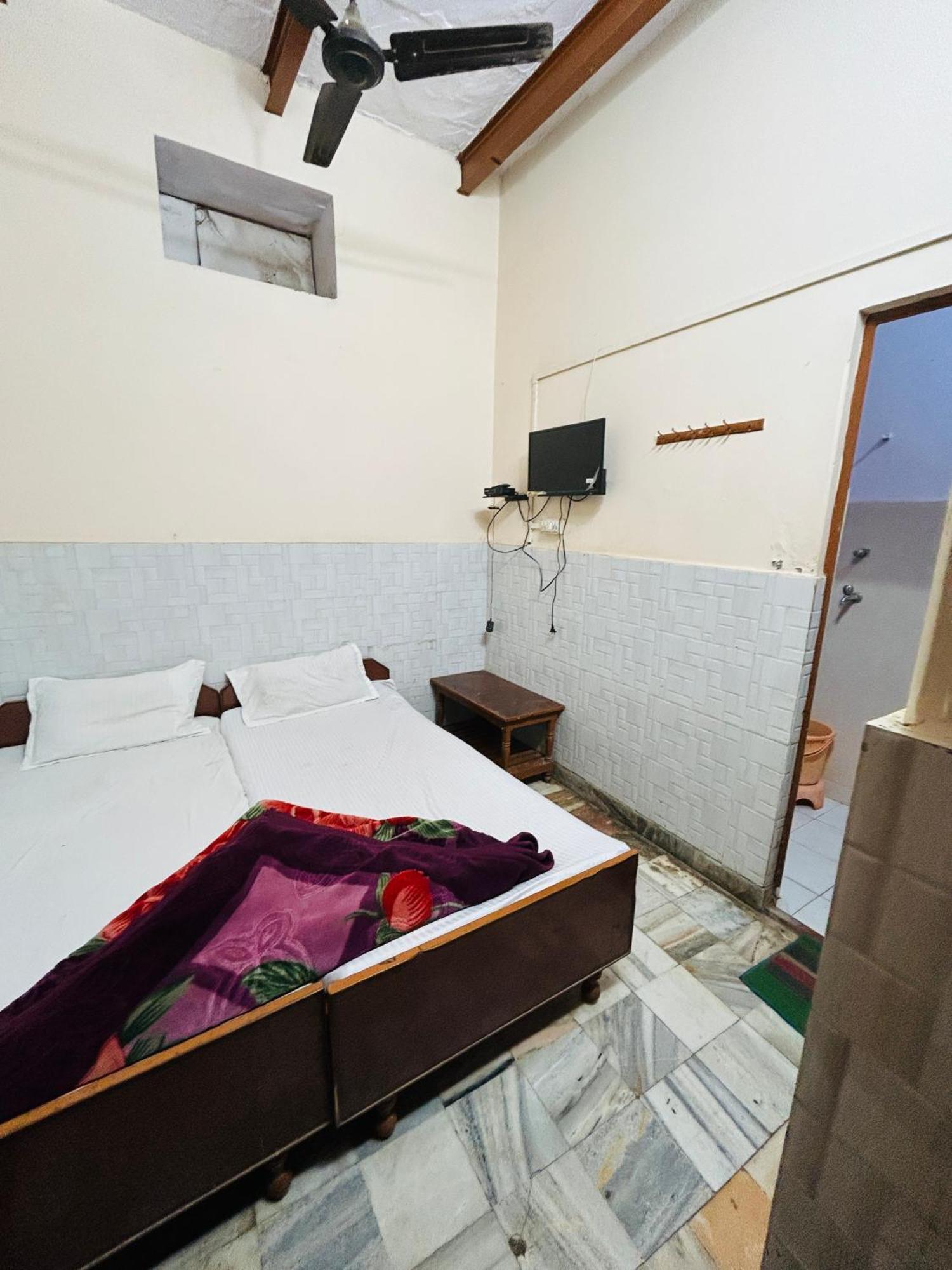 Satsang Lodge Waranasi Zewnętrze zdjęcie