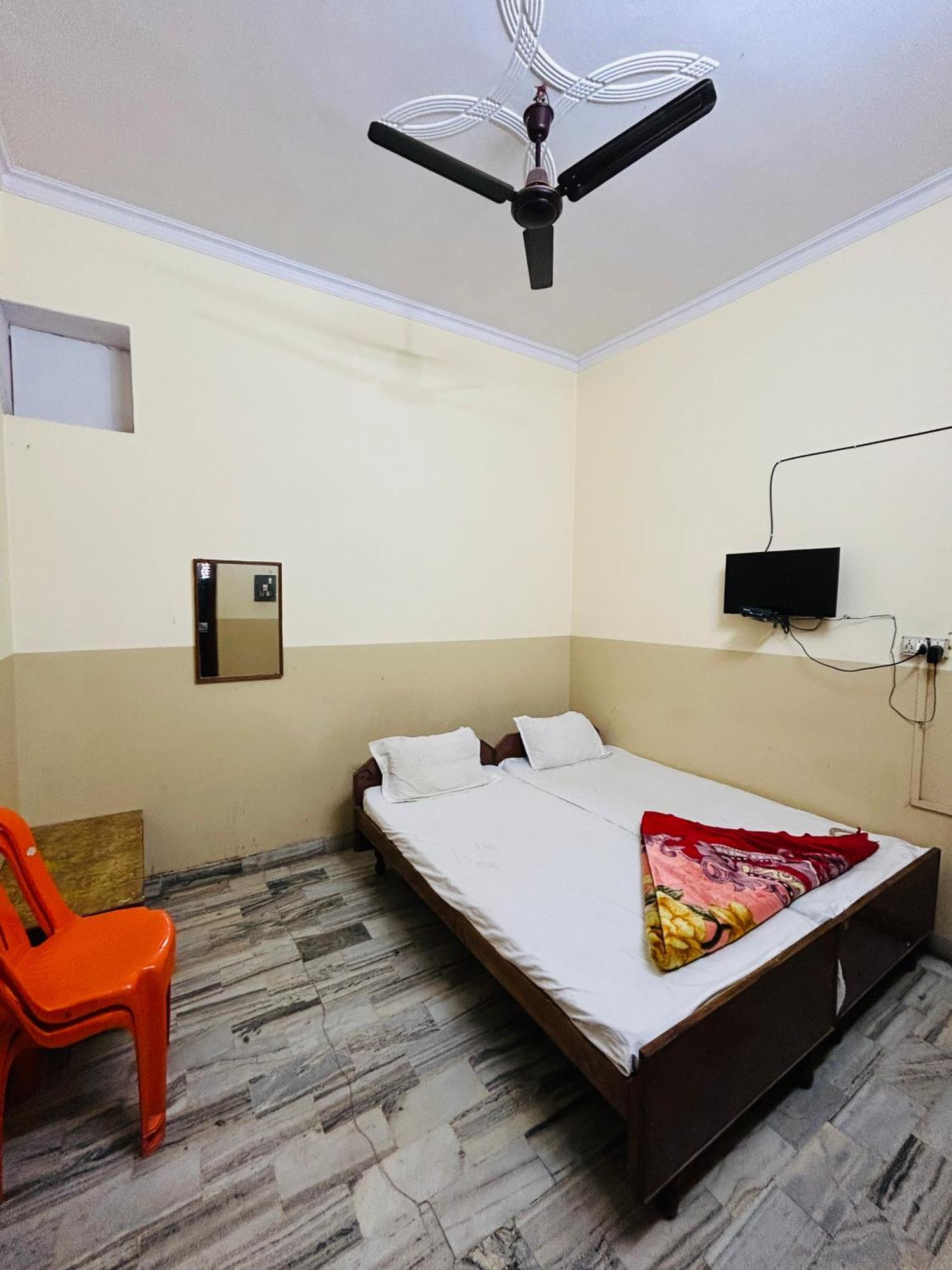 Satsang Lodge Waranasi Zewnętrze zdjęcie