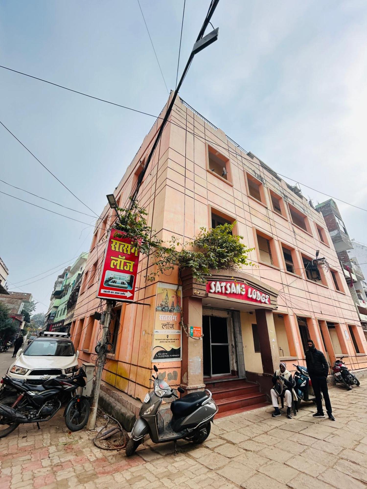 Satsang Lodge Waranasi Zewnętrze zdjęcie