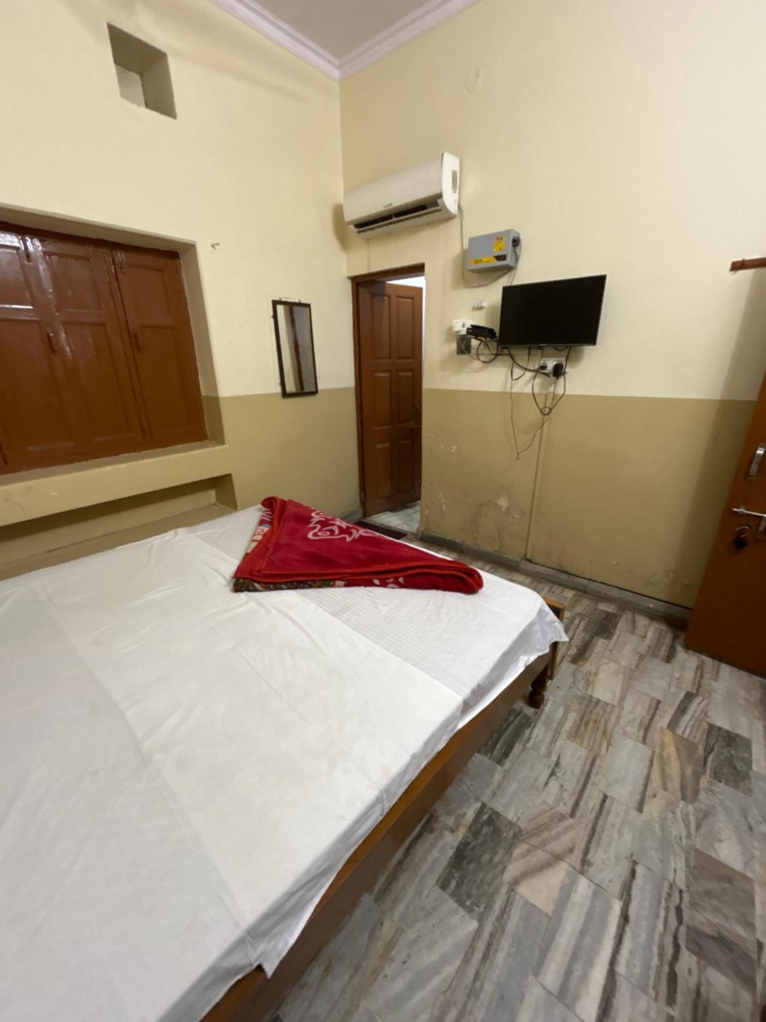 Satsang Lodge Waranasi Zewnętrze zdjęcie
