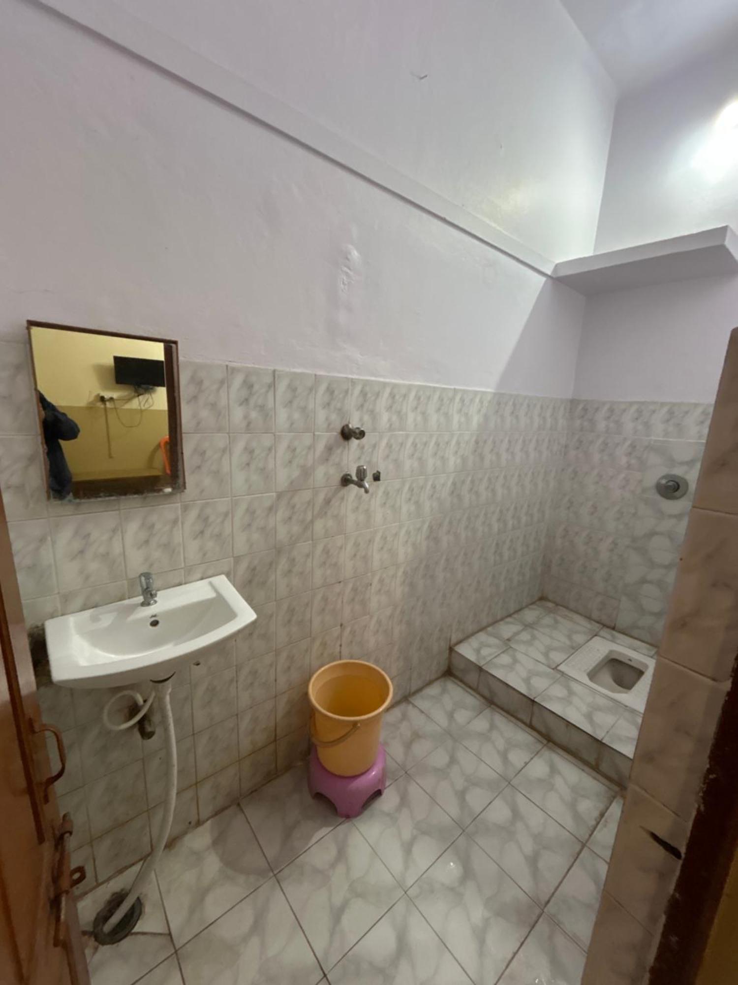 Satsang Lodge Waranasi Zewnętrze zdjęcie