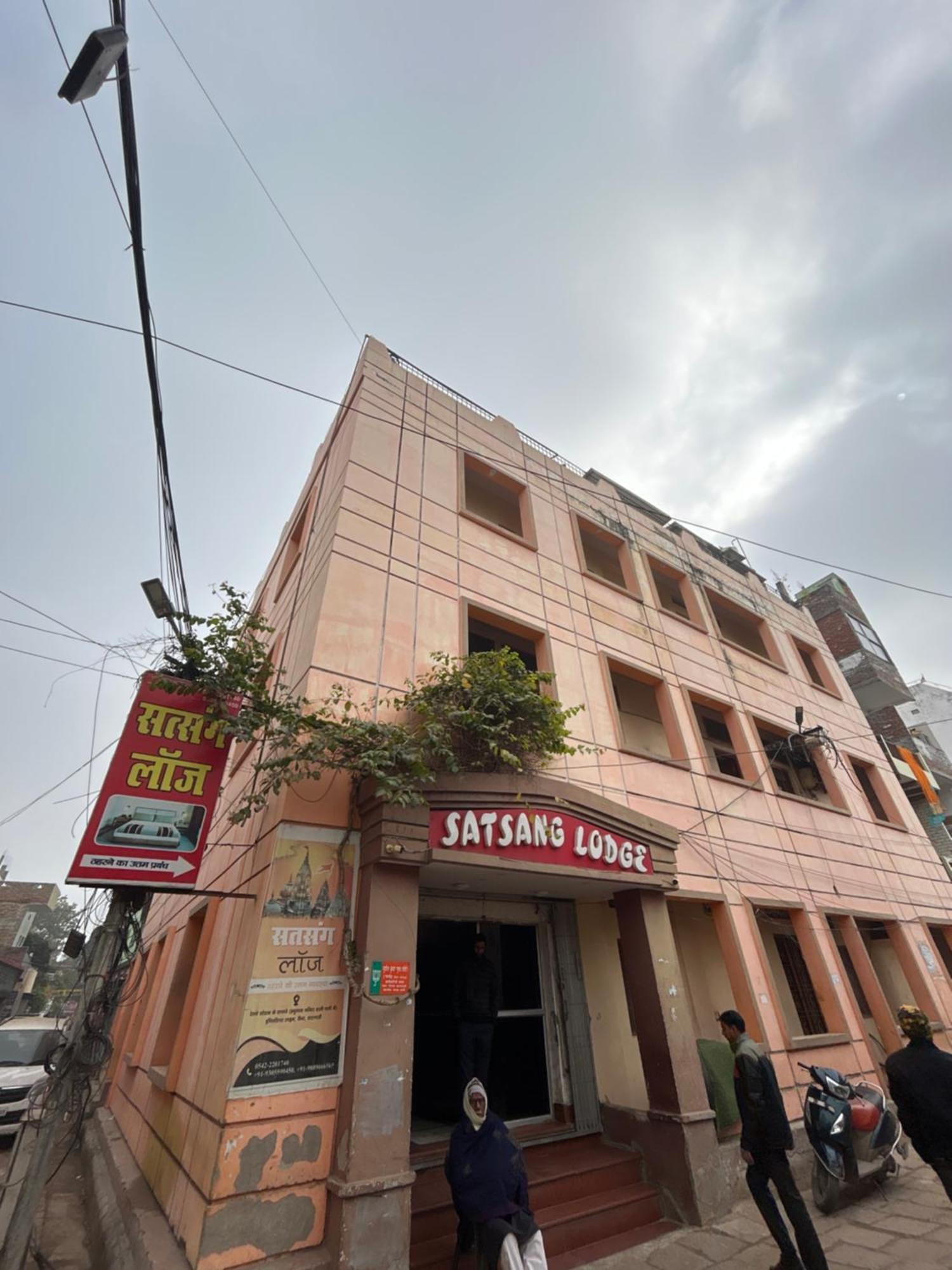 Satsang Lodge Waranasi Zewnętrze zdjęcie