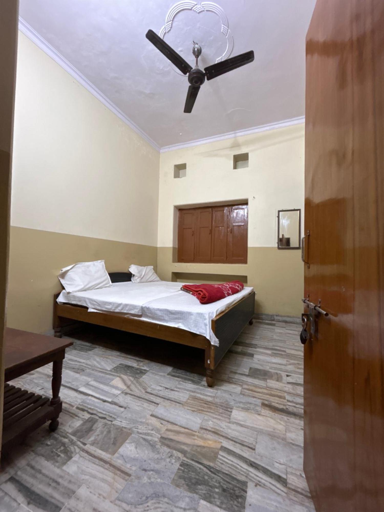 Satsang Lodge Waranasi Zewnętrze zdjęcie